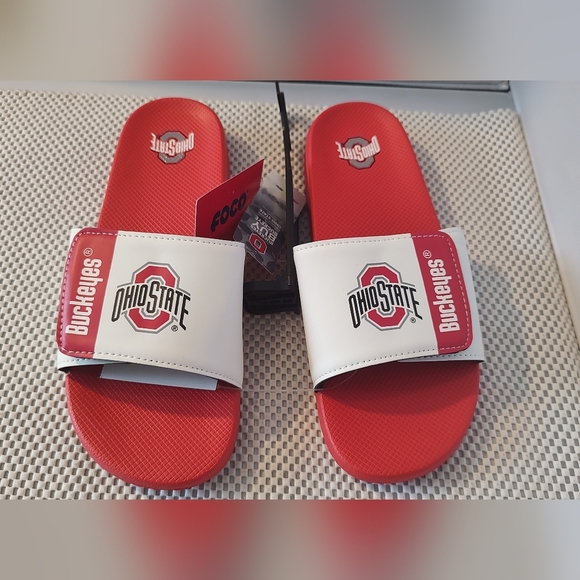 Men\'s Size 9-10 FOCO Ohio State Buckeyes Sandals Slippers Slip-ons NWT